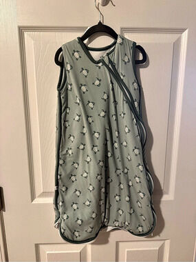 Copper Pearl turtle Baby sleep sack Green 0-6M Like New